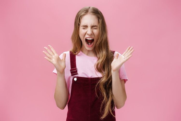 মেয়েদের রাগ ভাঙ্গানোর উপায়