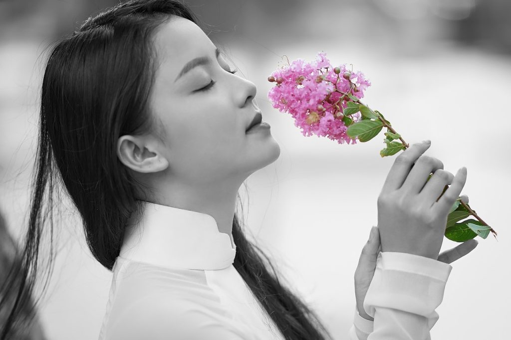 মেয়েদের ইমপ্রেস করার জন্য উদাহরণস্বরূপ কমেন্ট