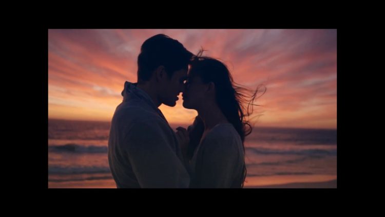 How Online Video Content Shapes Modern Relationship Expectations