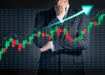Follow the pros: copying real-time trading strategies