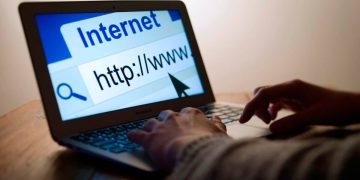 Uses and Abuses of Internet Paragraph